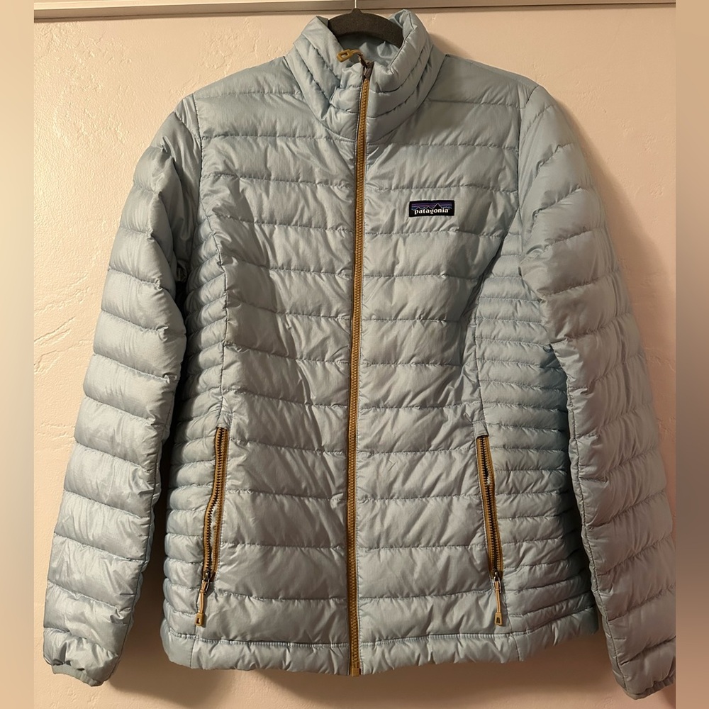 Women’s Patagonia Down Puffer Jacket, Light Blue Size Medium